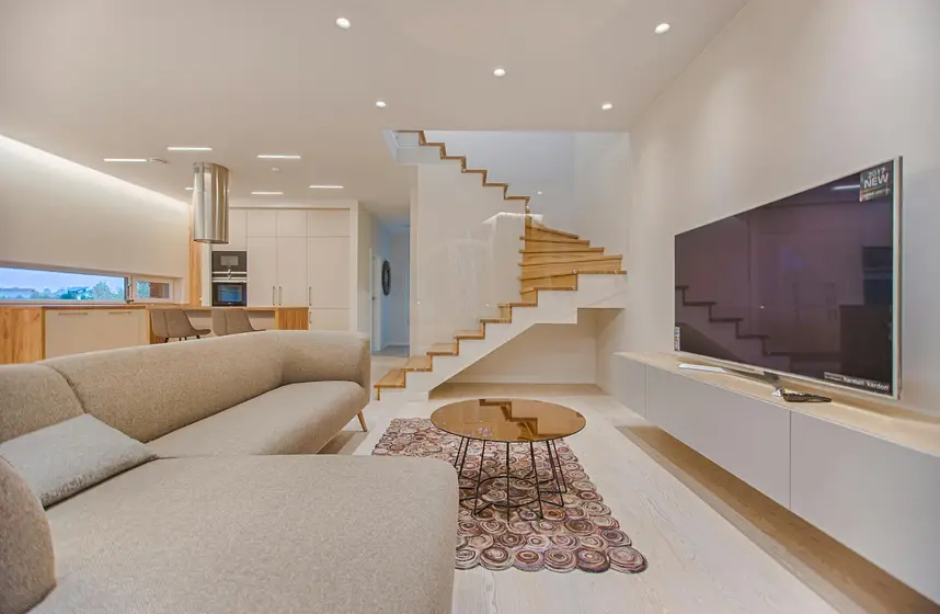 Séjour avec escalier design